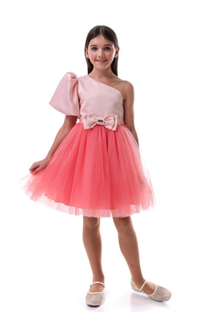 ROVENA - Rochie de ocazie din saten cu tulle fin si model asimetric pe un umar, coral