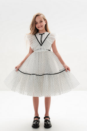 ODALYS – Rochie eleganta din tulle fin cu volane, buline si panglici din catifea, alb