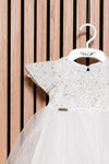 ELDA - Rochiță de ceremonie din tulle fin cu dantelă, broderie și aplicații stralucitoare, alb