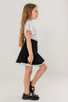 DARINA – Fusta scurta din stofa cu volan alb in contrast, negru